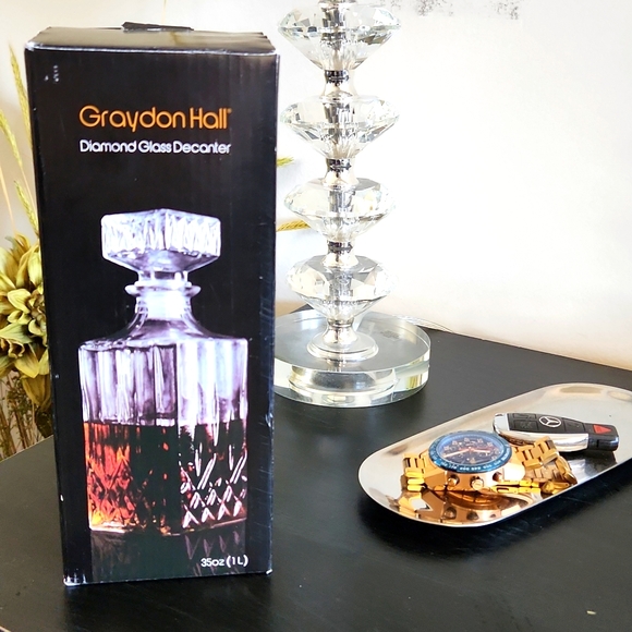 Glass Decanter - Picture 1 of 9